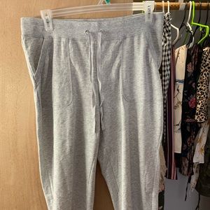 🔻2 pairs🔻 of woman’s Capri sweatpants